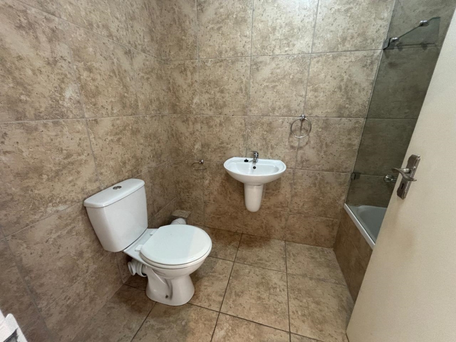 To Let 2 Bedroom Property for Rent in Hagley Western Cape